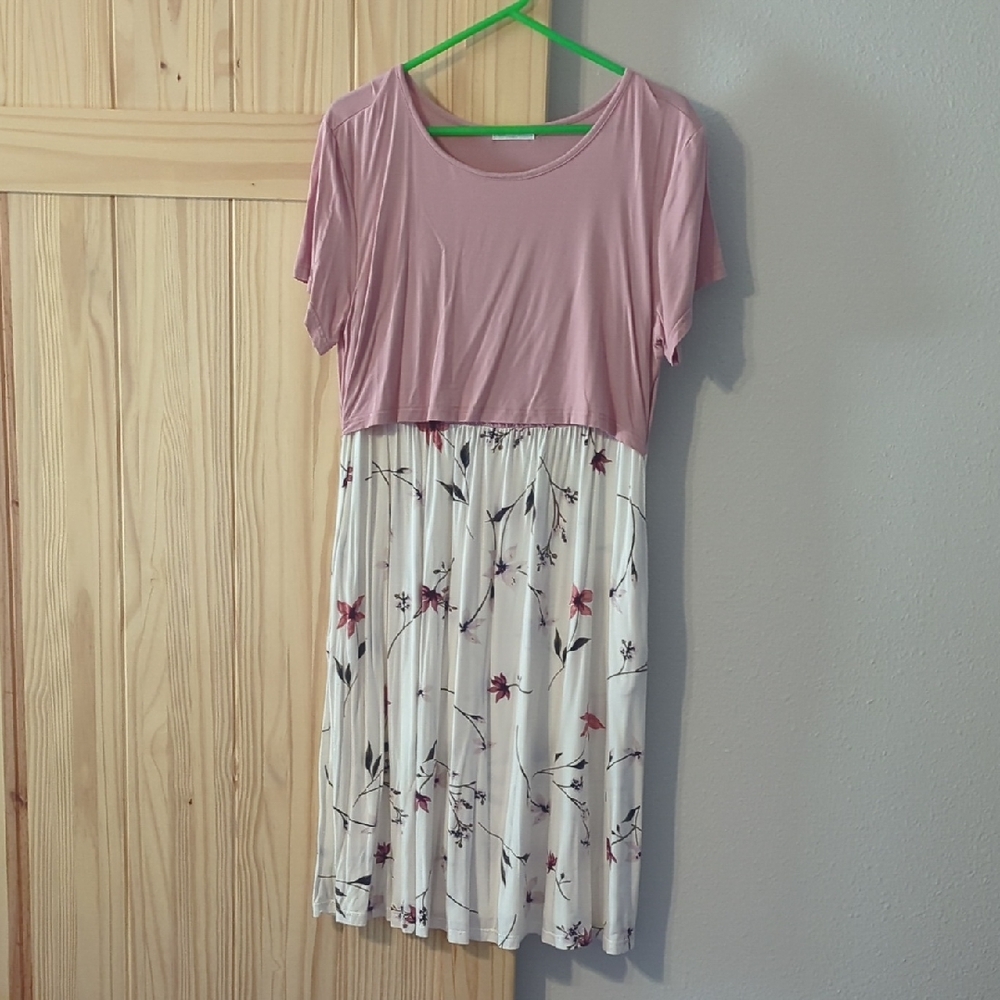 Elegant Pink and White Floral Nursing/Maternity Dress